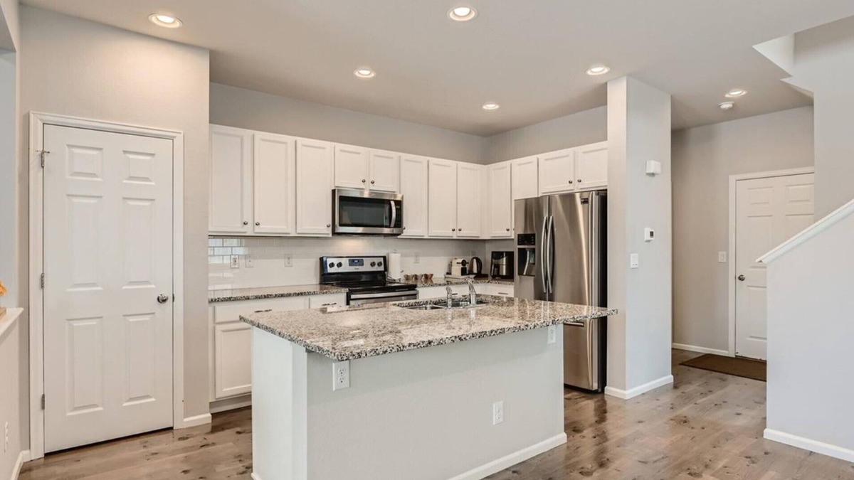 Gateway House | Spacious Newer Home, features 3 beds and 2.5 baths