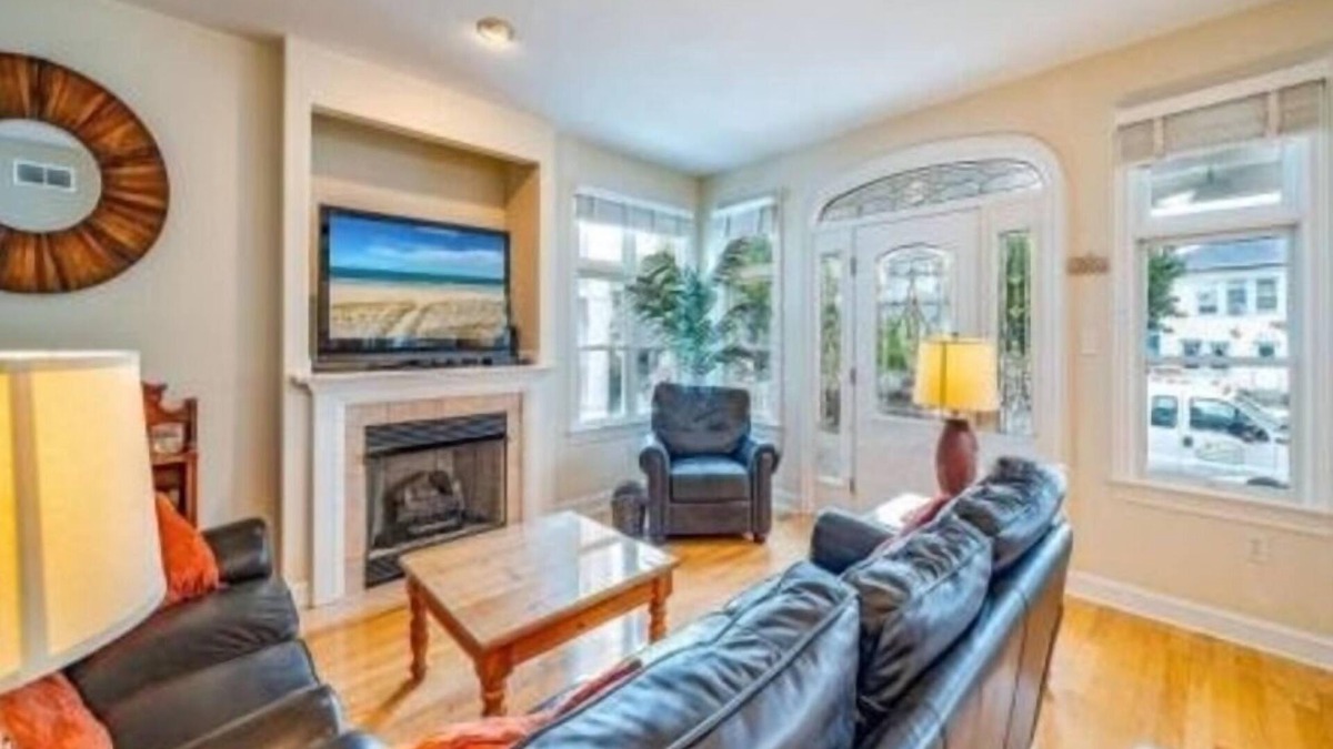 North End Condo | Spacious North End 4BR w/Porch, Parking & Fireplace –Steps to Beach & Boardwalk