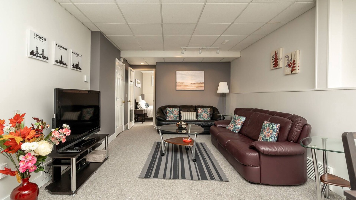 Northwest Calgary Apartment | Spacious oasis 2 bed suite near airport.