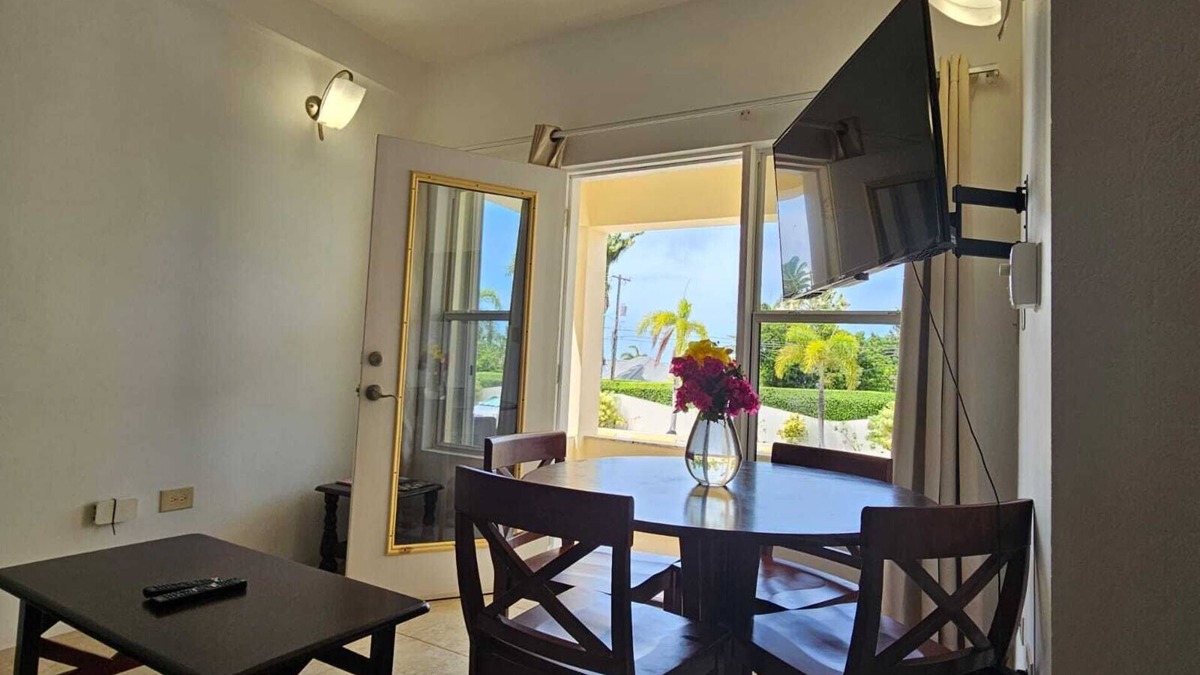 Crosbies Apartment | Spacious Ocean-View 2-Bedroom Apartment with Full Kitchen & Balcony