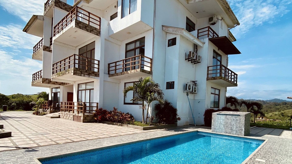 Las Nunez Condo | Spacious ocean view condo — 3 min from the beach!