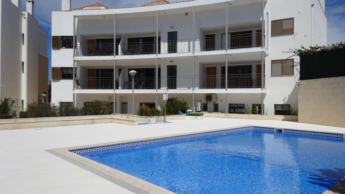 Tavira Apartment | Spacious one-bed apartment with shared pool, free WiFi, garage