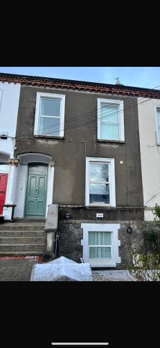 Bray Apartment | Spacious one bed apartment in the centre of Bray
