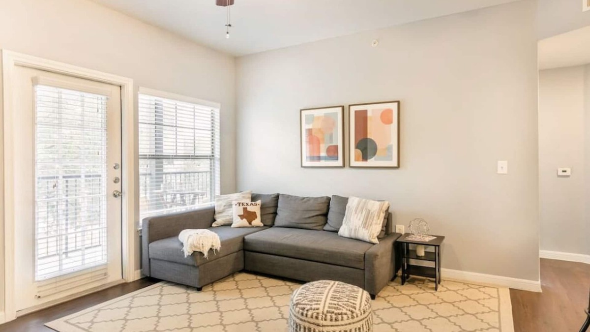 North Burnet Condo | Spacious one bedroom 1 mile from the Domain