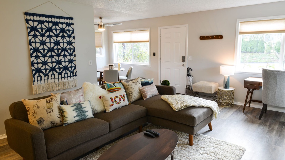 Cedar Hills Apartment | Spacious one level home in fantastic location!