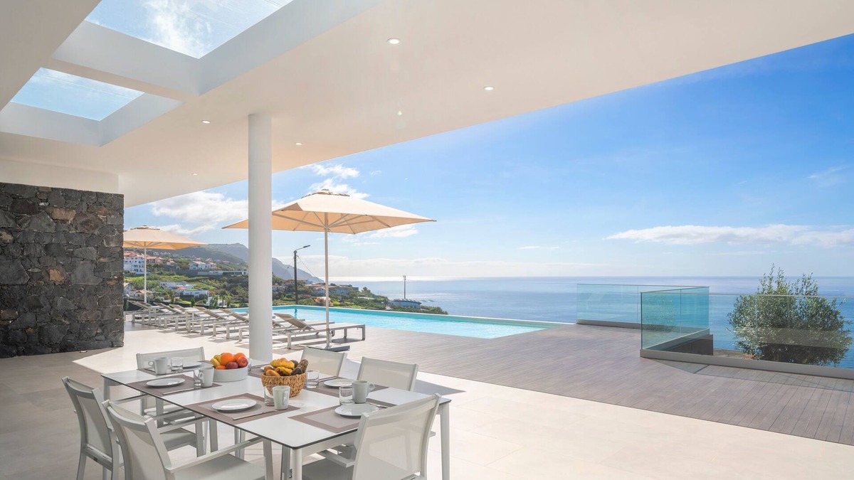 Estreito da Calheta Villa | Spacious premium villa in Calheta | Ocean Panorama