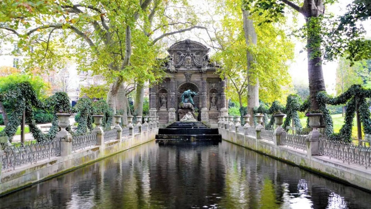Notre-Dame-des-Champs Apartment | SPACIOUS PARISIAN RETREAT- BY LUXEMBOURG GARDEN AT RUE D'ASSAS- SAINT GERMAIN