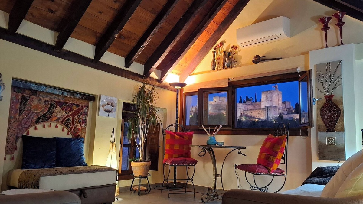 Albaicin Apartment | Spacious Penthouse 16th Century 1830sq.ft Panoramic Alhambra Views & Terrace