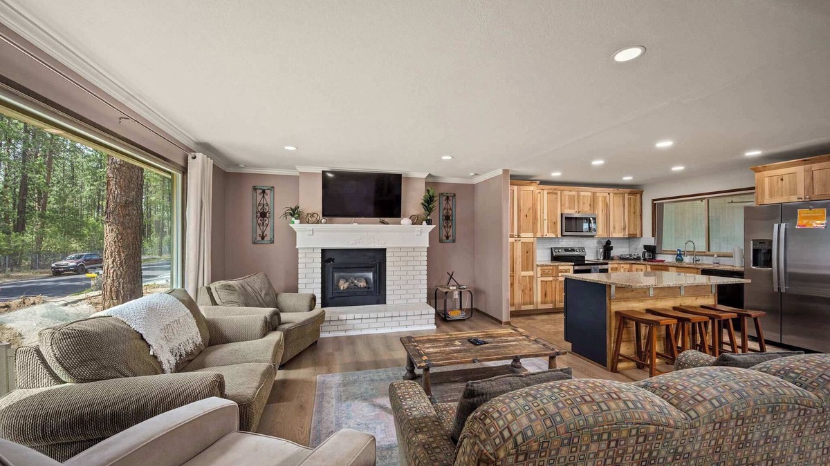 Post Falls House | Spacious Pet Friendly Home near Coeur d’Alene!