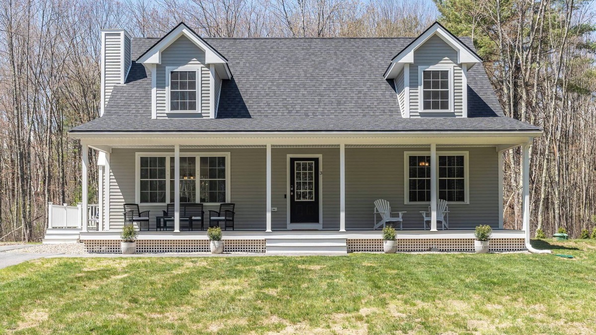 Kennebunk House | Spacious Pet Friendly-Close to Beach and Town!