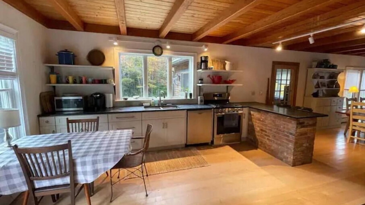 Putney House | Spacious Putney 3BR Ski House