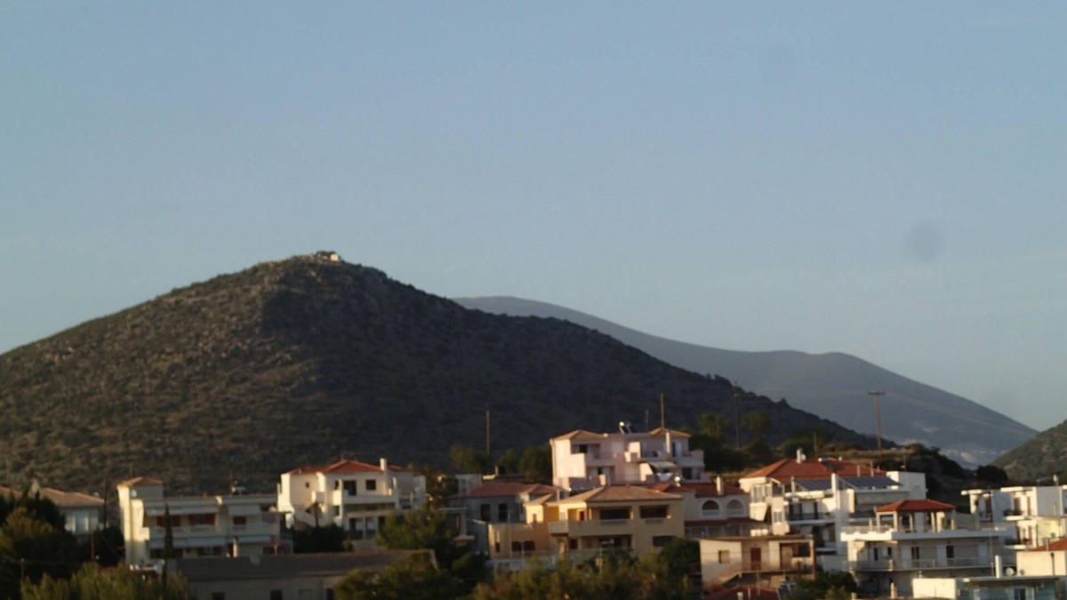 Kranidi Apartment | Spacious, quiet, 2nd floor apartment with the beach only 6km away by push bike.