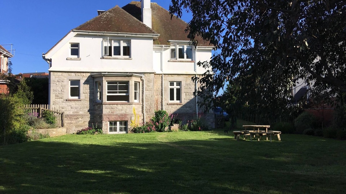 Swanage House | Spacious, quiet location, beach few mins, big garden, prices flexible