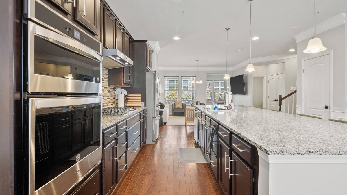 Hanover House | Spacious Retreat 3-Level Luxury Townhome Minutes From BWI + Casino