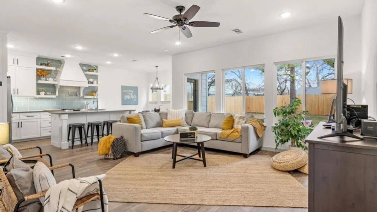 Central Arlington House | Spacious retreat in Arlington 1 mi to AT&T Stadium