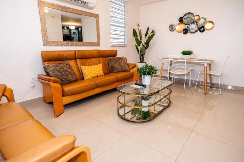Bucana House | Spacious Retreat with Private Jacuzzi and Terrace