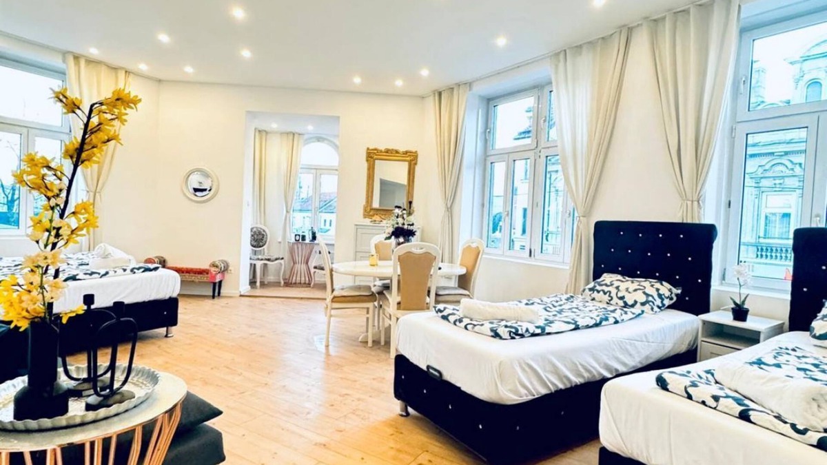 Liesing Apartment | Spacious Room 11-Min Stroll to Atzgersdorf Park