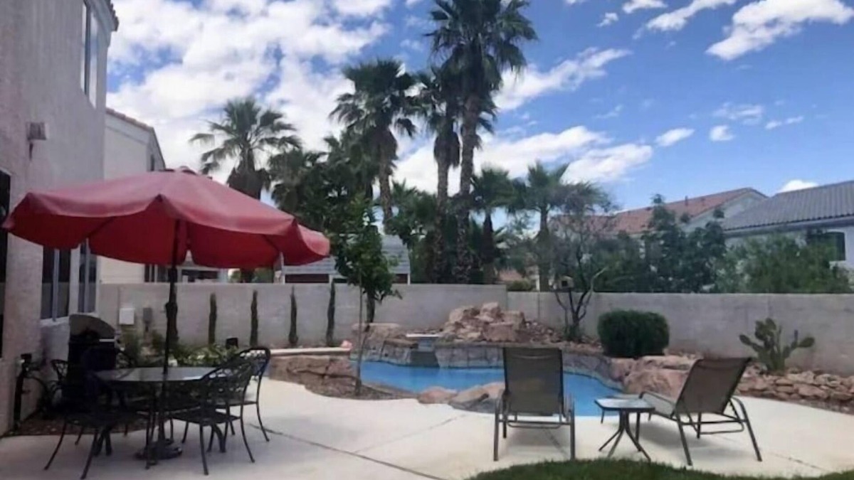 Spring Valley House | Spacious room with private pool/bathroom