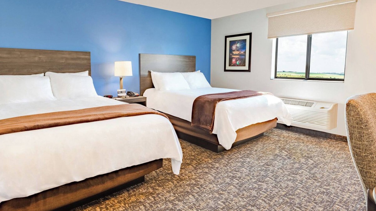 Idaho Falls Hotel | Spacious Room with Kitchen and Amenities Near Mountain America, Pet-Friendly