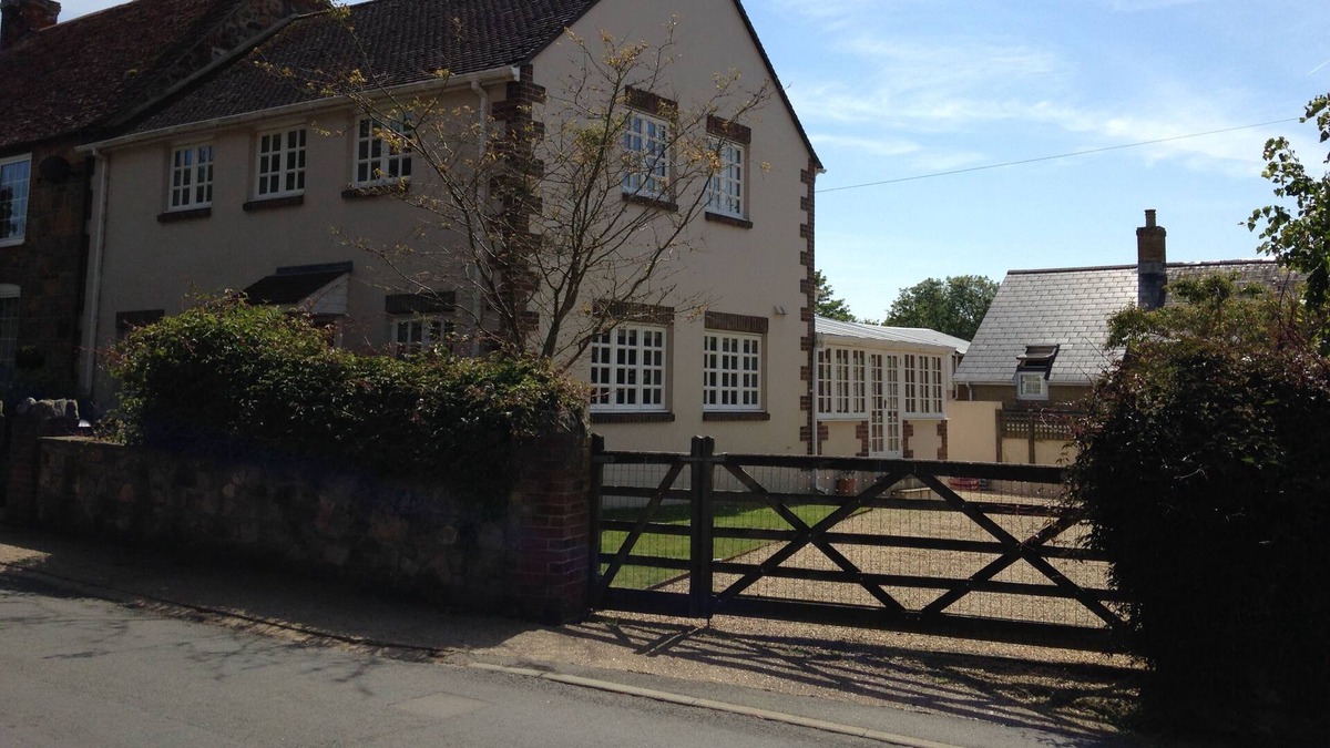 Shorwell House | Spacious Self-Catering 4 Bedroom Holiday Cottage In The Isle Of Wight
