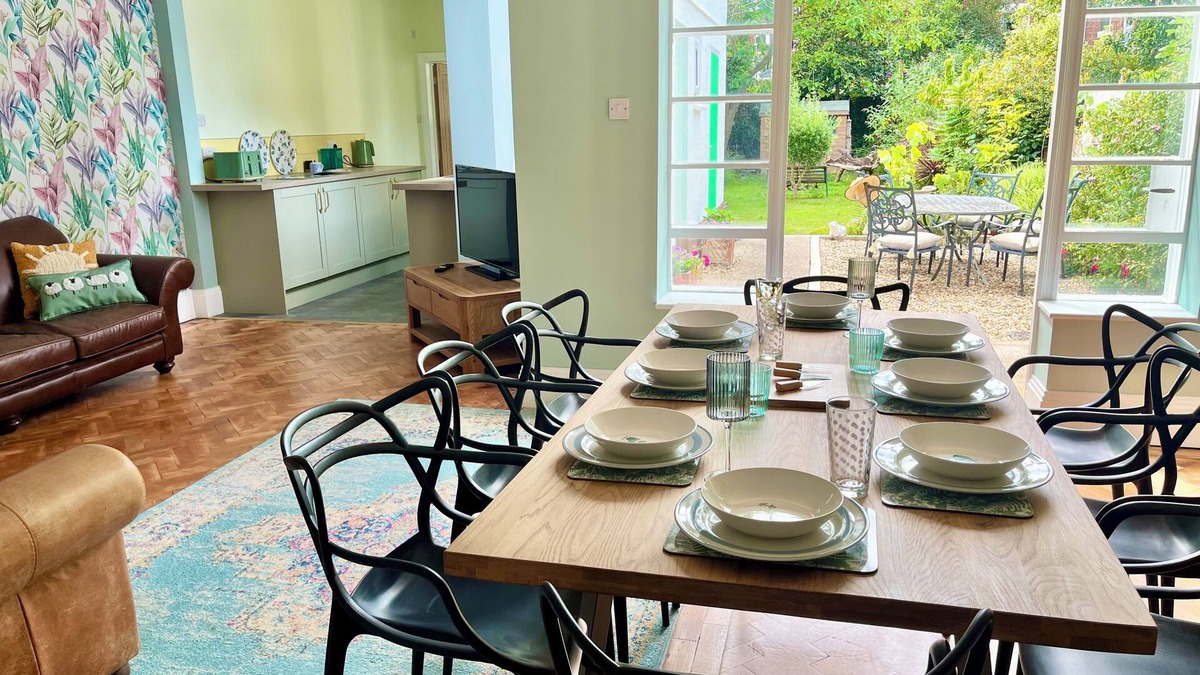 Portsmouth House | Spacious semi-detached Southsea House
