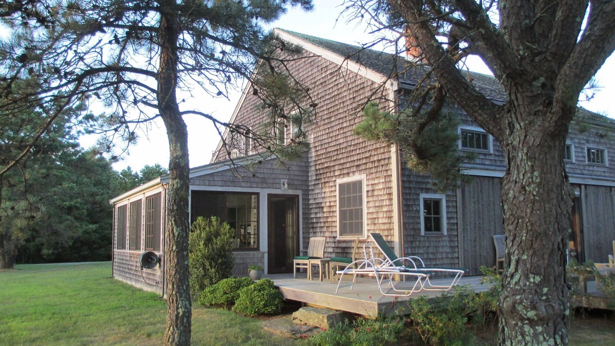 West Tisbury House | Spacious, Serene 3-BR, Chef's Kitchen, Meadow Views, Central Location