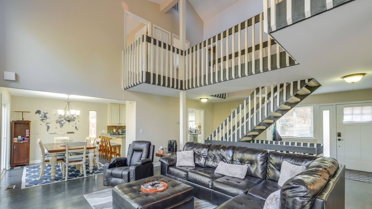 Clifton House | Spacious & Serene Lake Ridge Retreat w/Game Room!