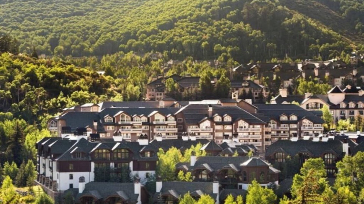 Beaver Creek House | Spacious ski in/ski out 4BR townhome in BC Highlands w/shared pool & hot tub!