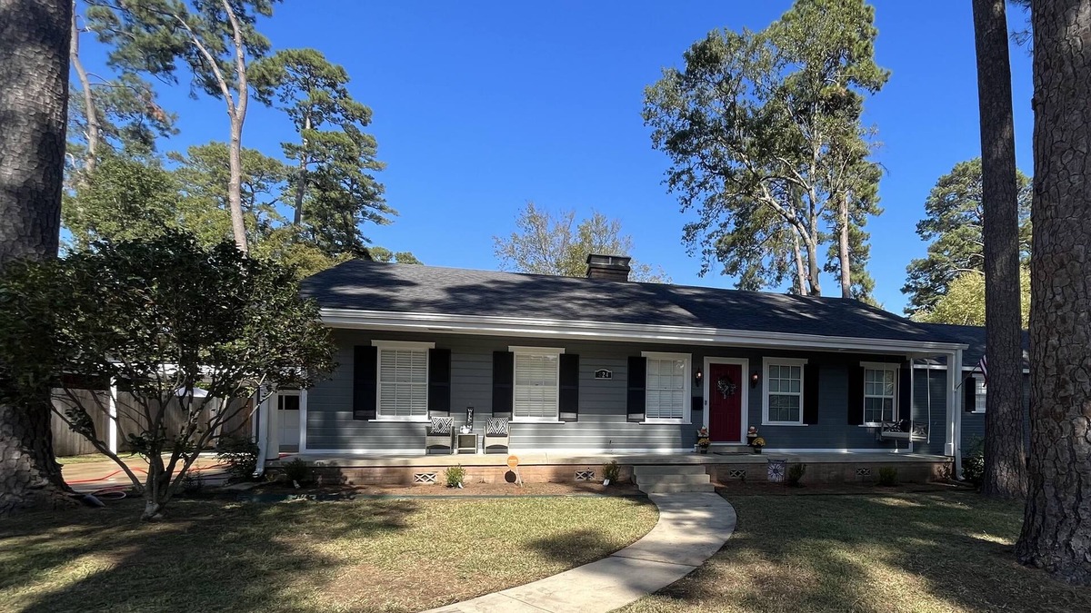 Caddo Heights-South Highlands House | Spacious South Highland Renovated Beauty with Hot Tub