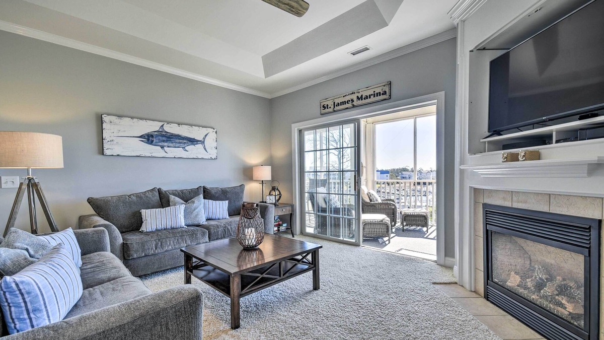 St. James Condo | Spacious Southport Condo w/Balcony!