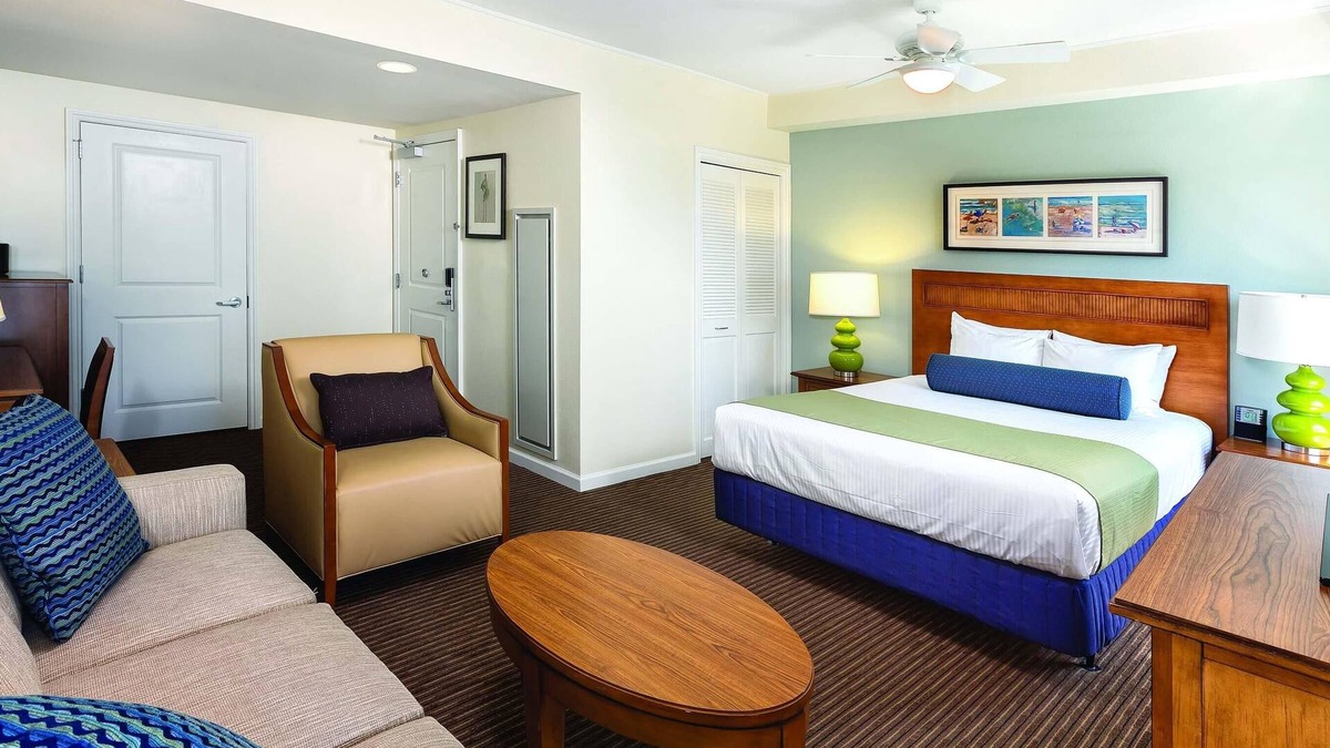 Townsite Resort | Spacious Studio Across from the Pier w/Beach Access, Resort Pool & Free WiFi