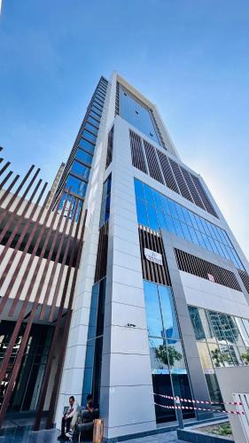 Business Bay House | Spacious Studio Apartment Canal View Business Bay by Belvilla