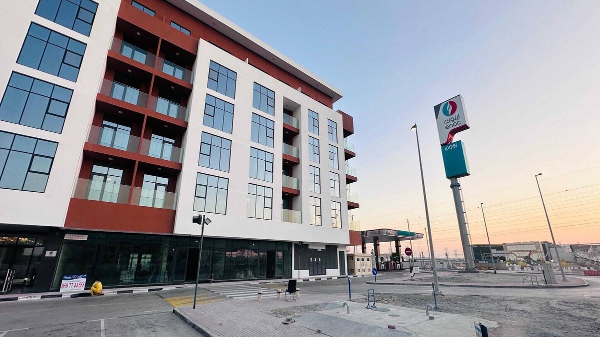 Jebel Ali House | Spacious Studio at JLT | Pool & Free Parking