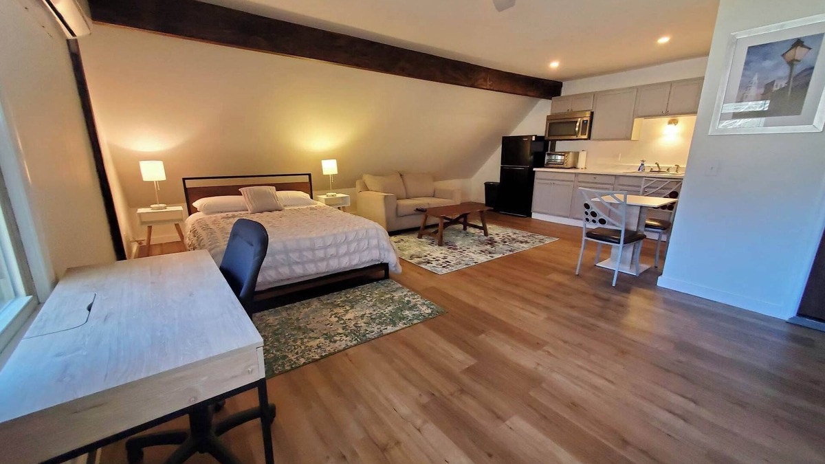 West Ashley Apartment | Spacious Studio in Forested Neighborhood, Quiet and Cozy