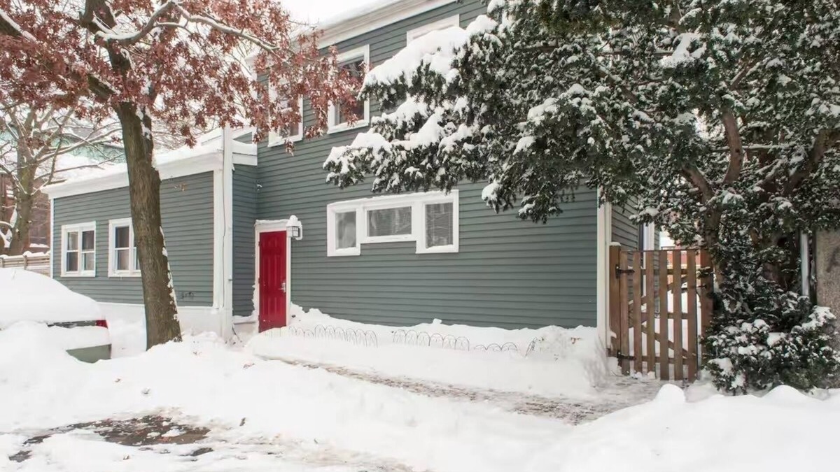 The Port Apartment | Spacious Studio near MIT and Harvard