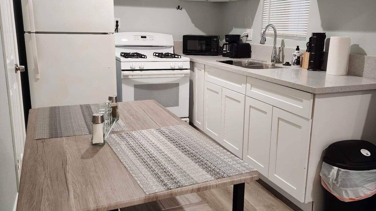 Santa Ana Apartment | Spacious studio nearby Disneyland