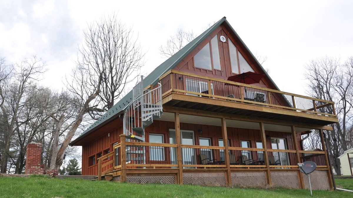 Frederick Apartment | Spacious Studio on Monocacy River, Sleeps 4, Full Bath, Kitchenette.