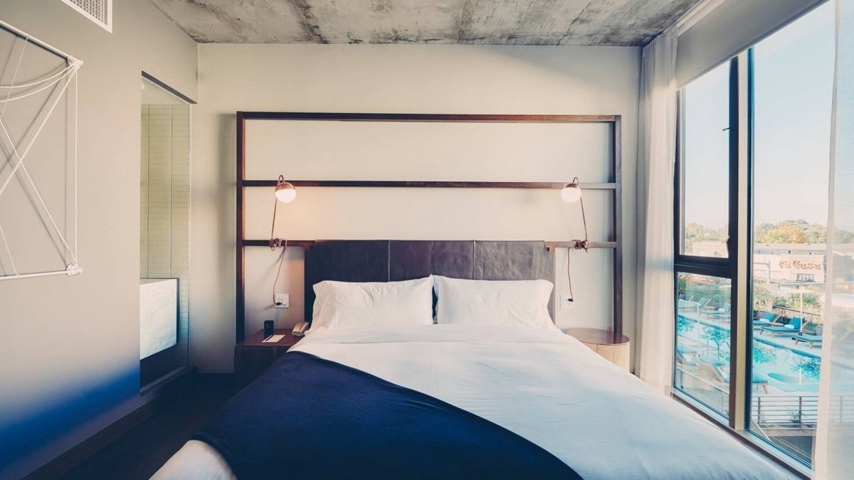 South River City Hotel | Spacious Studio Suite with Patio & Soaking Tub