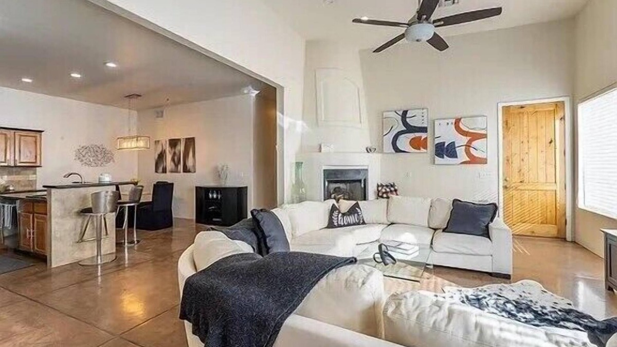 Sabino Shadows House | Spacious stunning Home in small private community with abundance of upgrades!