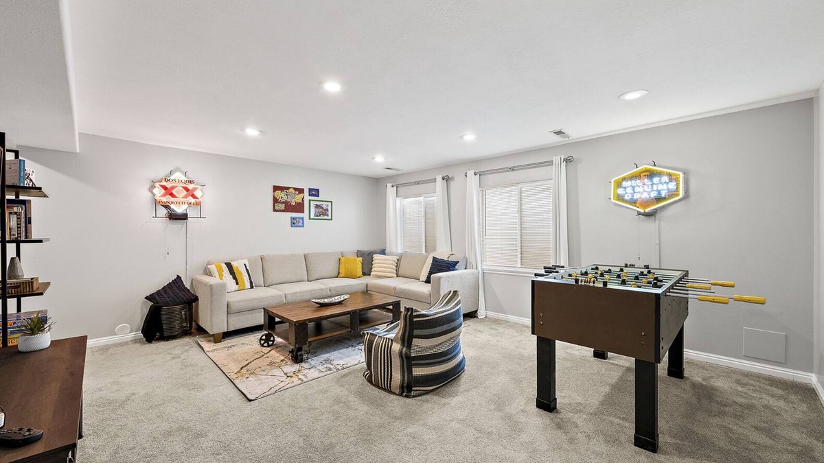 South Jordan House | Spacious, Stylish, & Perfect for Families! Centrally Located Near Everything!