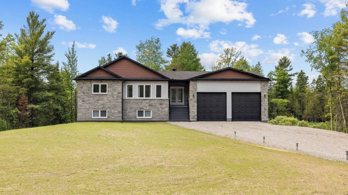 Beckwith Apartment | Spacious Suite close to Ottawa