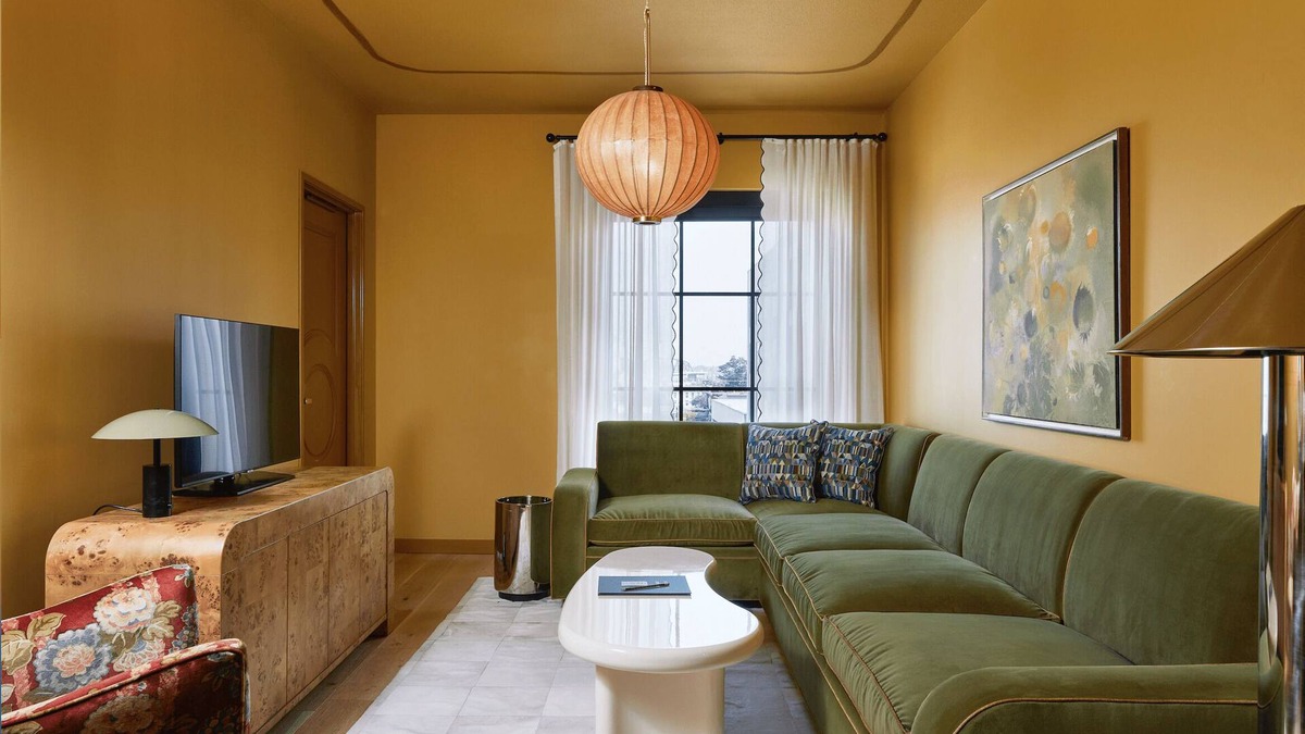 East Market District House | Spacious Suite with Kitchenette, Pets Allowed, Close to Speed Art Museum!