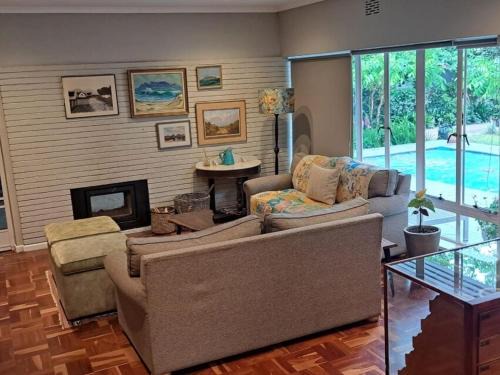 Stellenbosch Villa | Spacious Sunny home in secure leavy area
