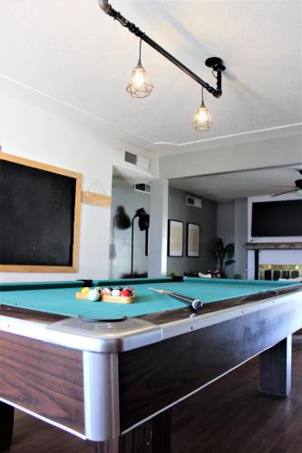 Northeast El Paso House | Spacious Sunset Casa Chuco Home Pool Downtown