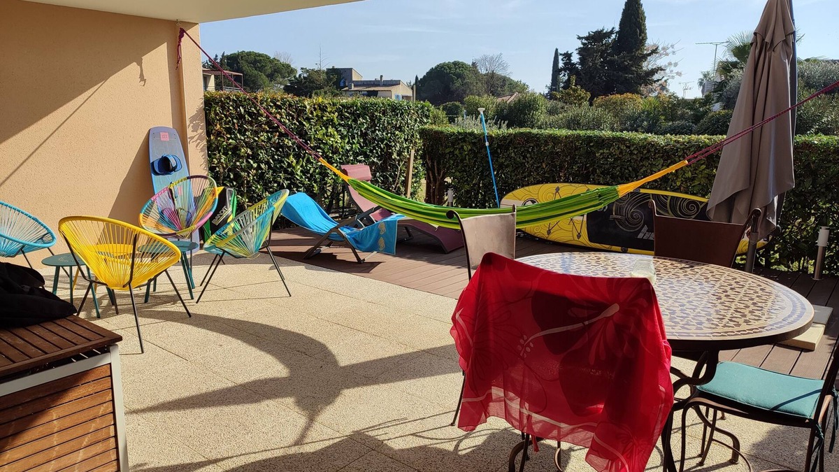 Aigues-Mortes Apartment | Spacious T3 with swimming pool and 45m2 terrace a stone's throw from the ramparts
