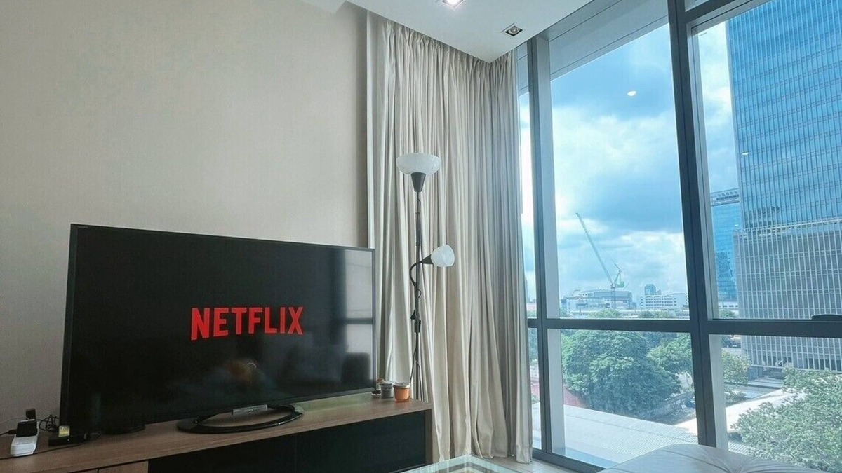 Khlong Toei Nuea Condo | Spacious Comfy Suite in the Heart of Bangkok