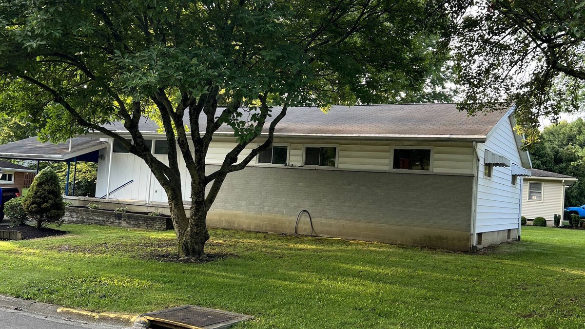 Wilmington House | Spacious three bedroom home located 5 minutes from WEC