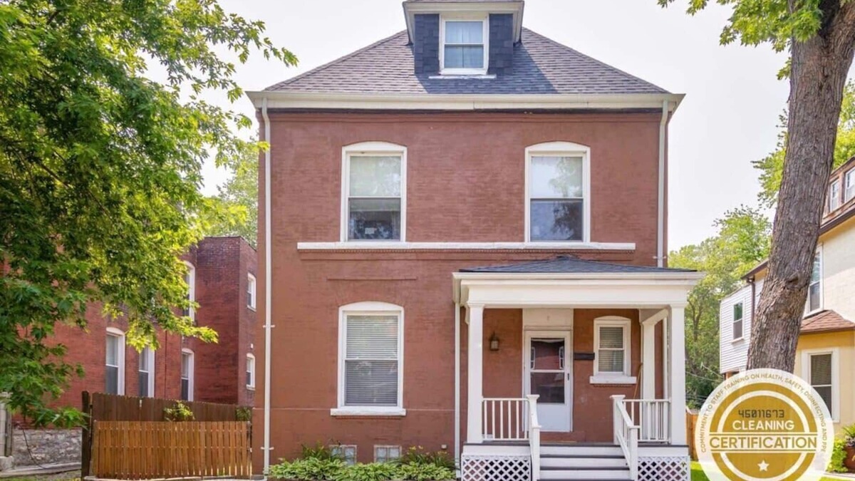 Tower Grove South House | Spacious Tower Grove 3BR Home/ABODEbucks
