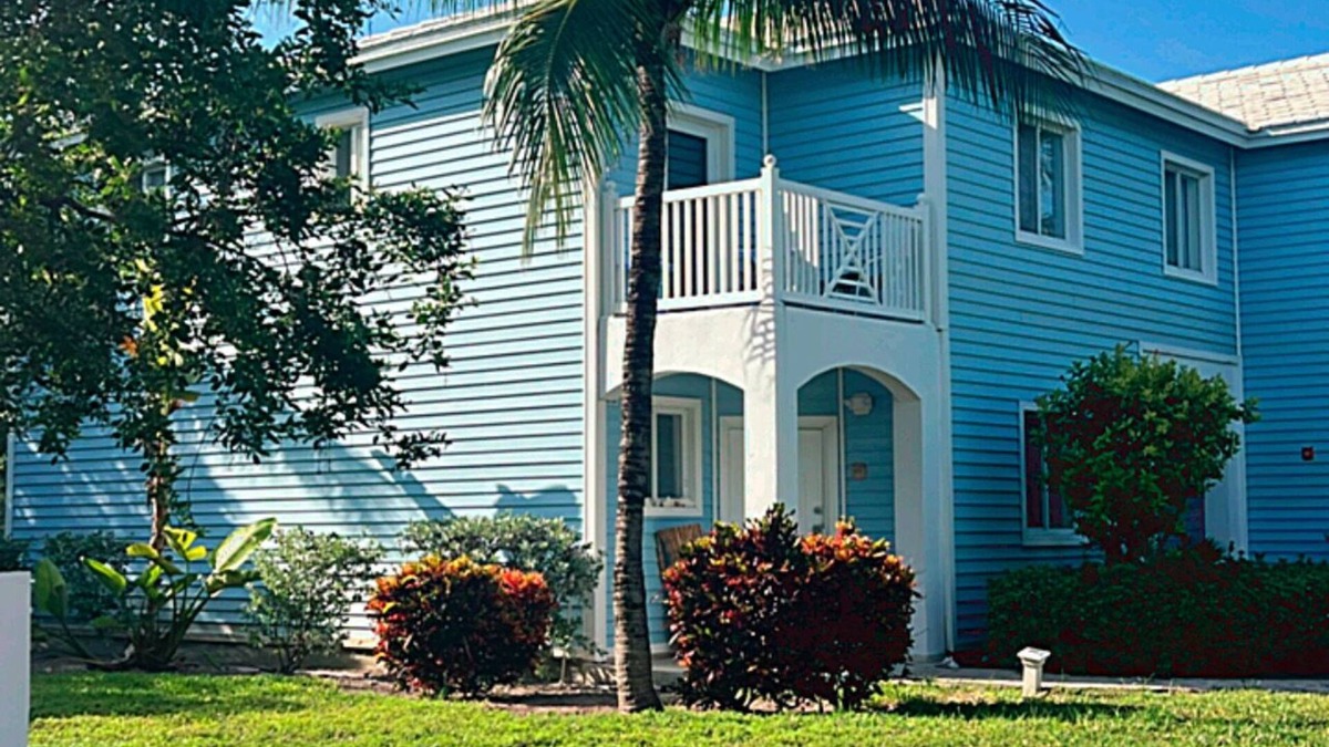 North Bimini House | 🏝️ Spacious Townhouse 2-Bedroom with Private Balconies & Backyard BBQ,