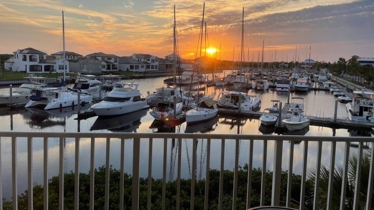 Ruskin House | Spacious Townhouse in beautiful Little Harbor Florida
